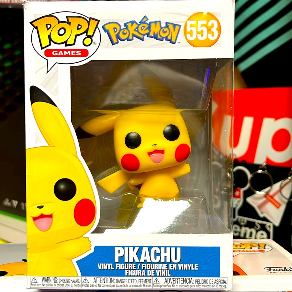 Funko Pop! Games Pokemon Waving  Pikachu Exclusive Vinyl Figure # 553 (2019)